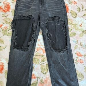 American Eagle Outfitters Women's Distressed baggy Jean size 14 short